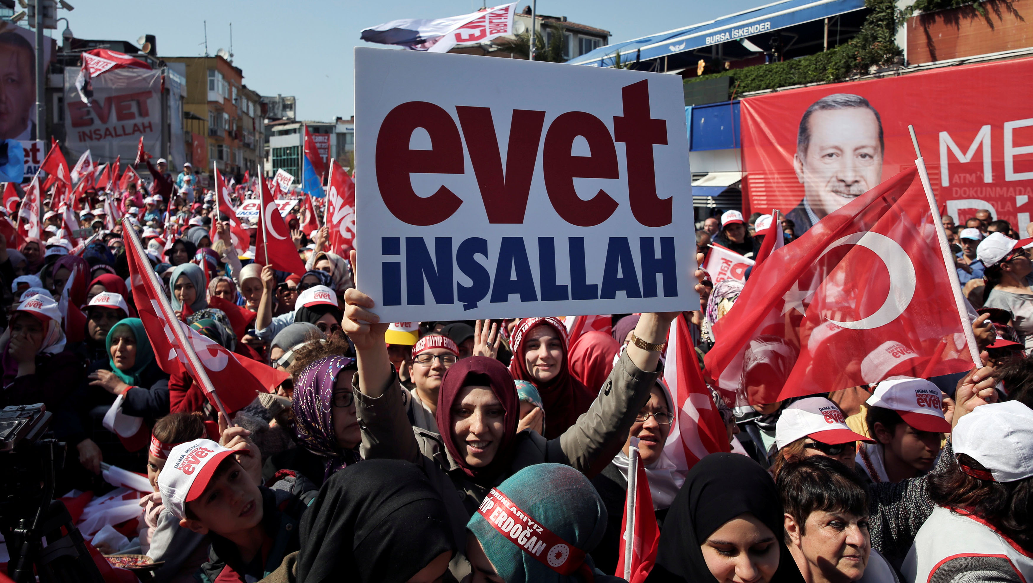 Los partidarios del presidente Erdogan abogaron este sábado por el 