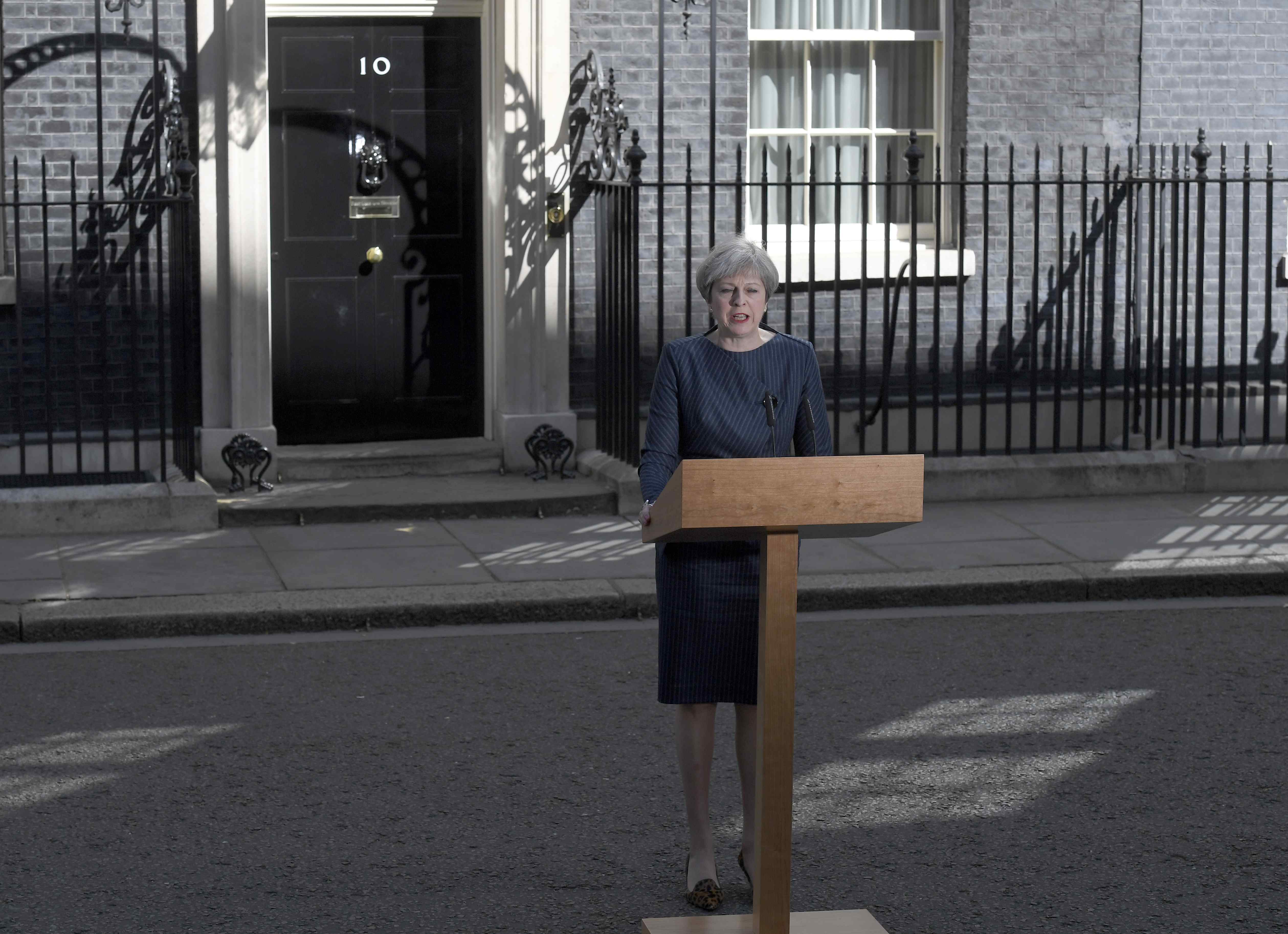 Desde Downing Street, Theresa May hizo el anuncio.