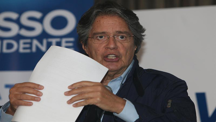 Guillermo Lasso niega los resultados emitidos por el Consejo Nacional Electoral, pese a realizarse un recuento público de votos por primera vez en la historia del país.