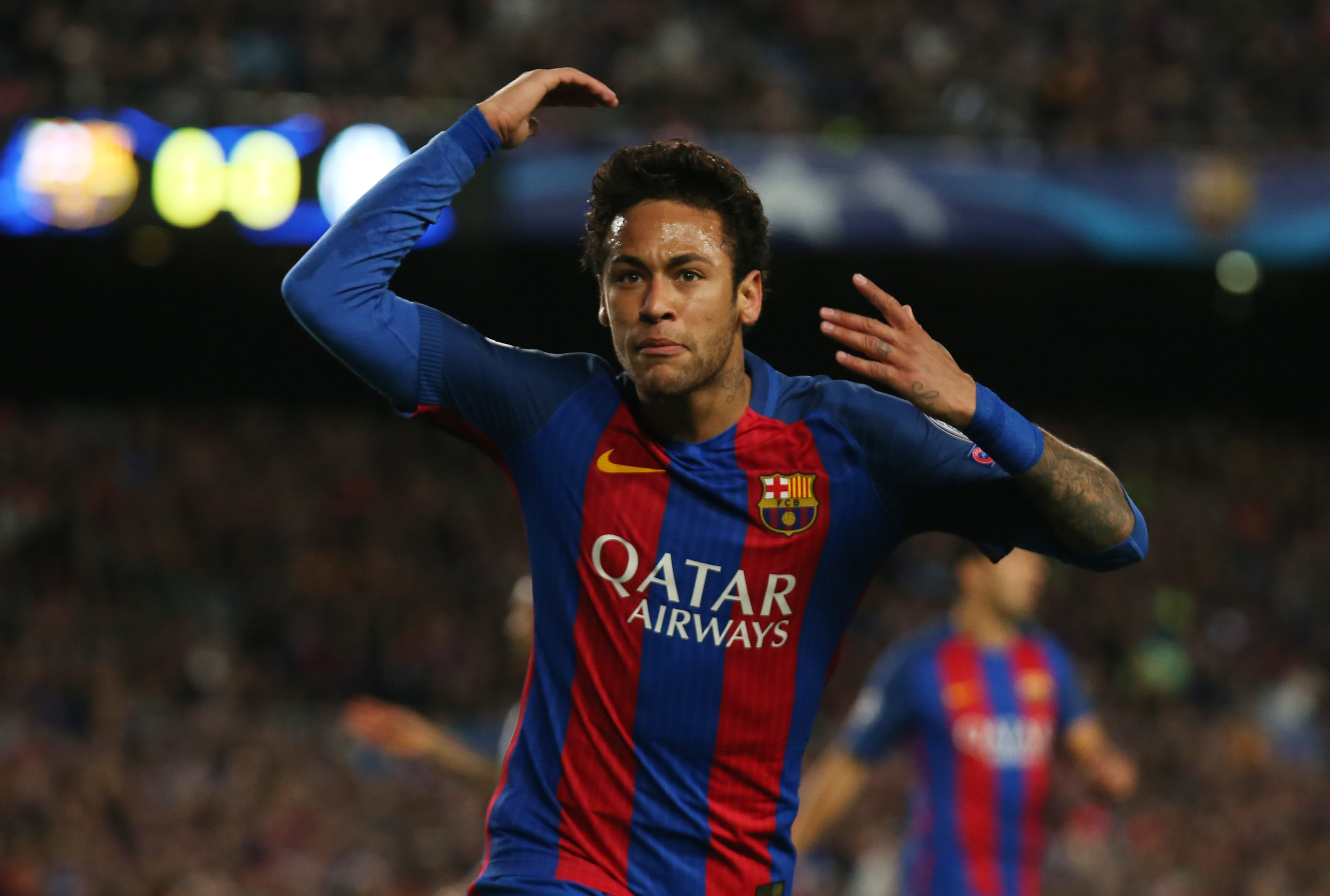 Neymar fue sancionado por aplaudir al cuarto árbitro tras ser expulsado de un partido.