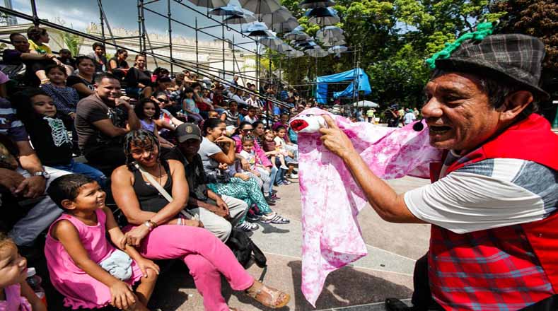 Festival de Teatro llena de brillo y arte la capital de Venezuela