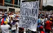 "El gobierno autoritario de Venezuela es tan brutal, que a “la oposición” que sale a “manifestarse” convocada por la MUD no parece quedarle otra que atacar e incendiar hospitales", cuestiona el profesor Bosch.