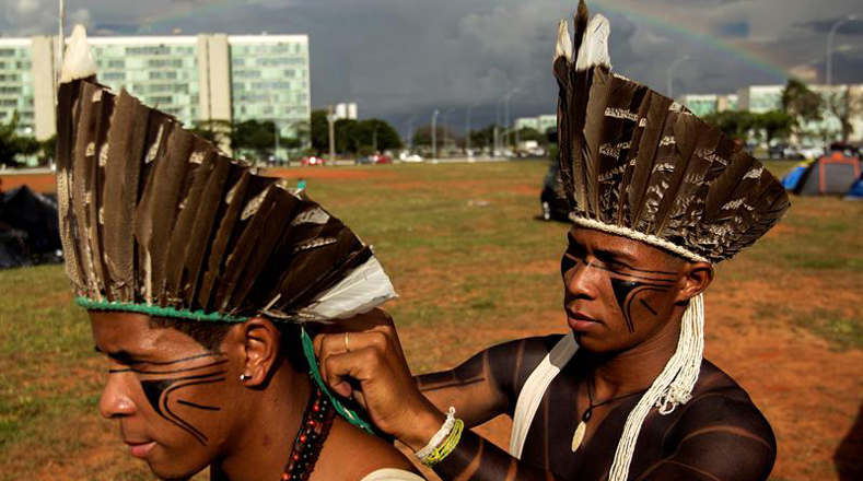 Brasil cuenta con unos 820.000 indígenas en su territorio, el equivalente al 0,4 por ciento de la población del país.