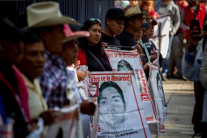 Familiares de los desaparecidos de Ayotzinapa.