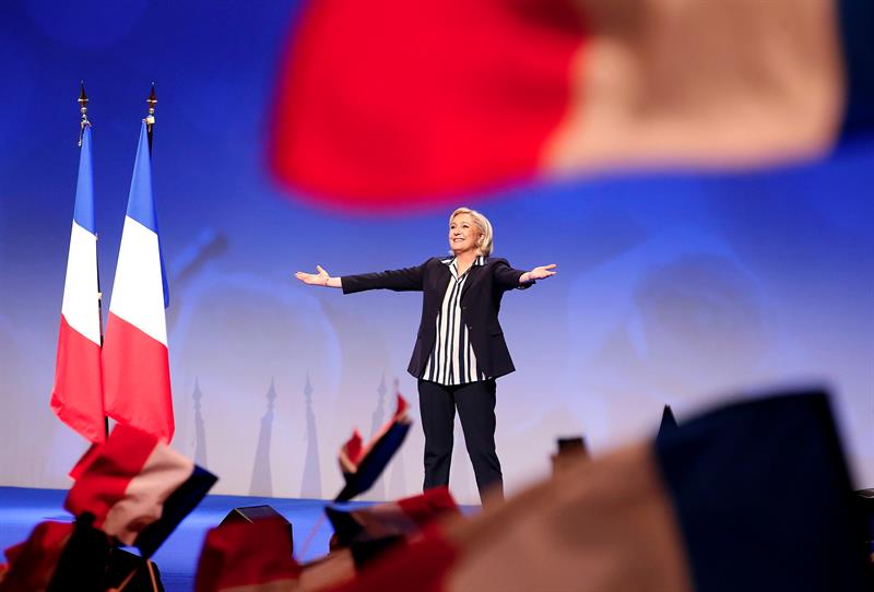 La alianza sellada entre Le Pen y la derecha eurófoba de Nicolas Dupont-Aignan podría reforzar la posición de la candidata del FN.