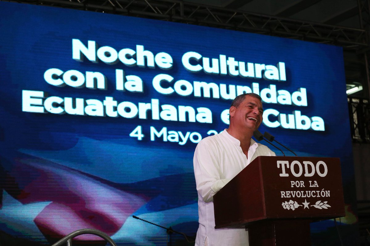 El presidente de Ecuador compartió con estudiantes de la Universidad Tecnológica de La Habana.