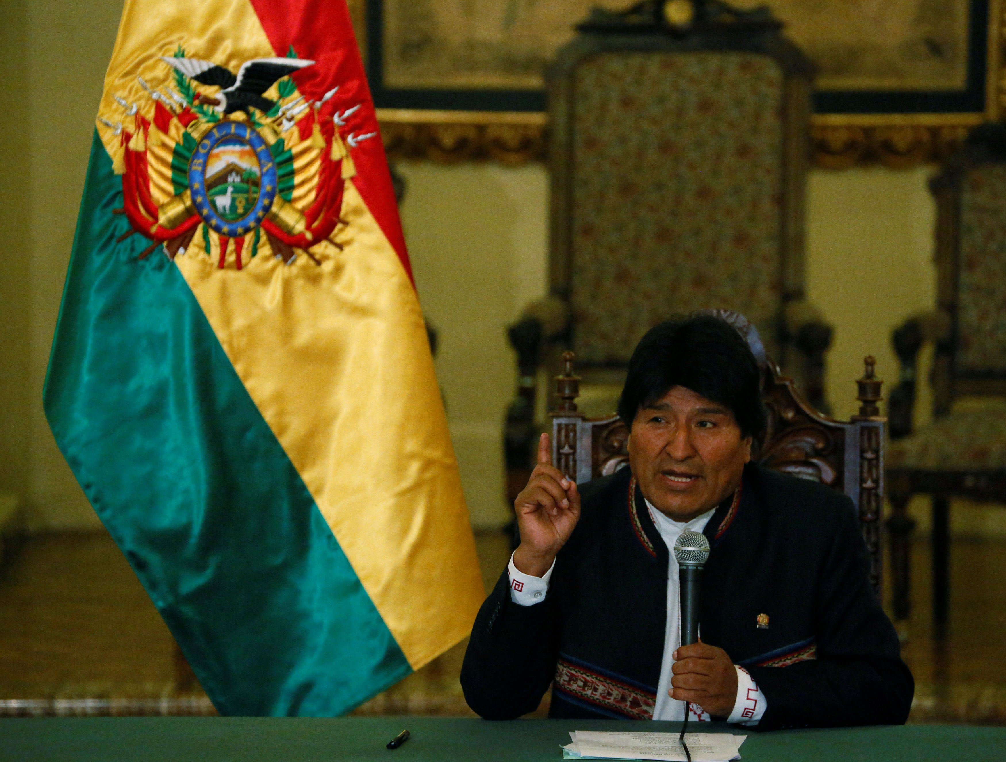 Morales inició una campaña internacional en defensa de los nueve civiles y dos militares recluidos en el penal Alto Hospicio.