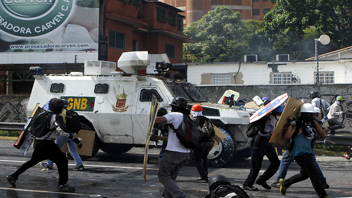 Las manifestaciones violentas de la oposición suman 55 fallecidos desde inicios de abril.