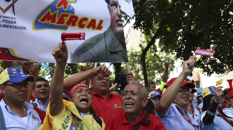 El pueblo chavista pide que cese la violencia e impulsa la idea para consolidar un diálogo nacional.