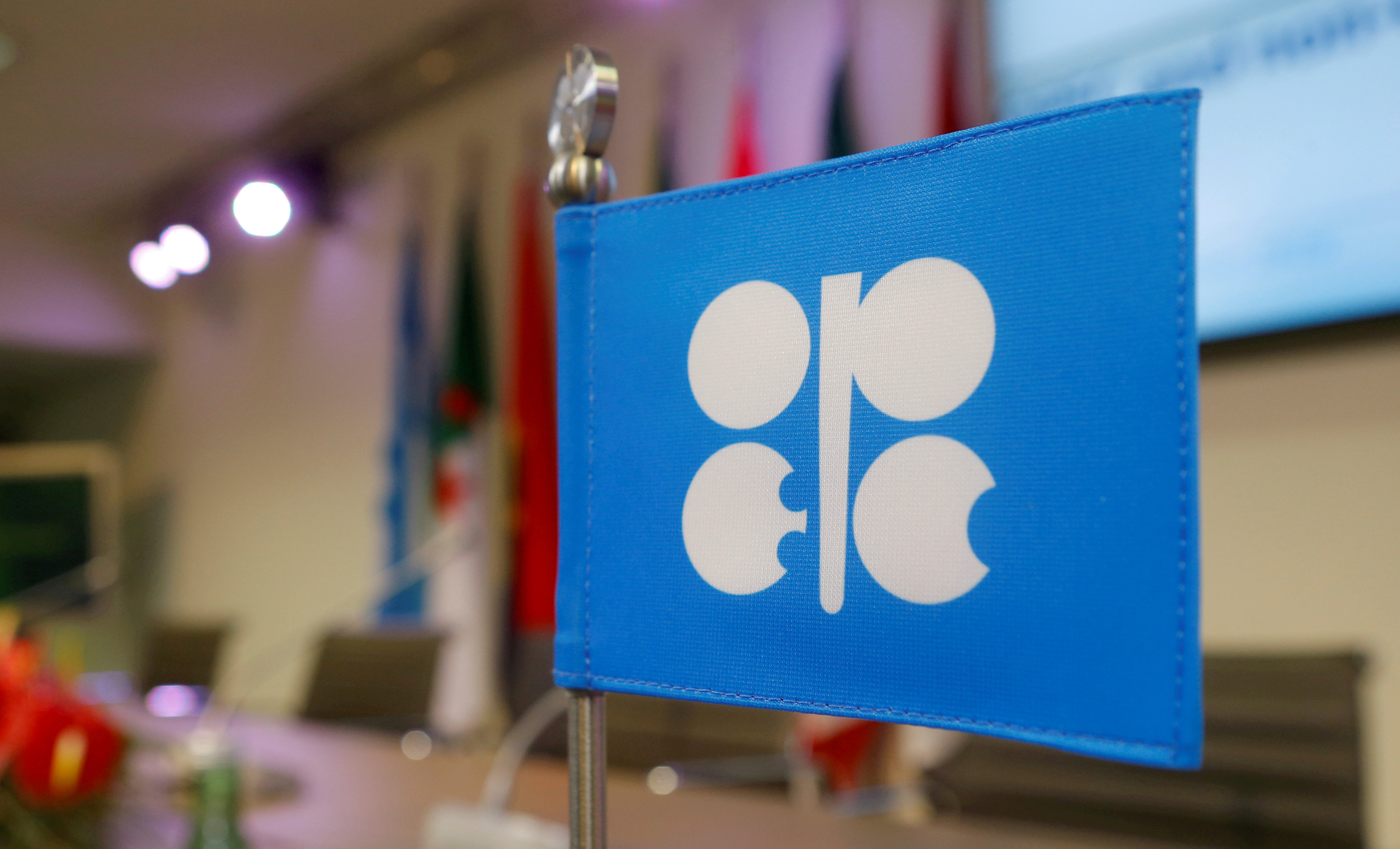 En diciembre de 2016, la OPEP acordó recortar la producción en un total de 1,8 millones de barriles al día (bpd) en el primer trimestre de 2017.
