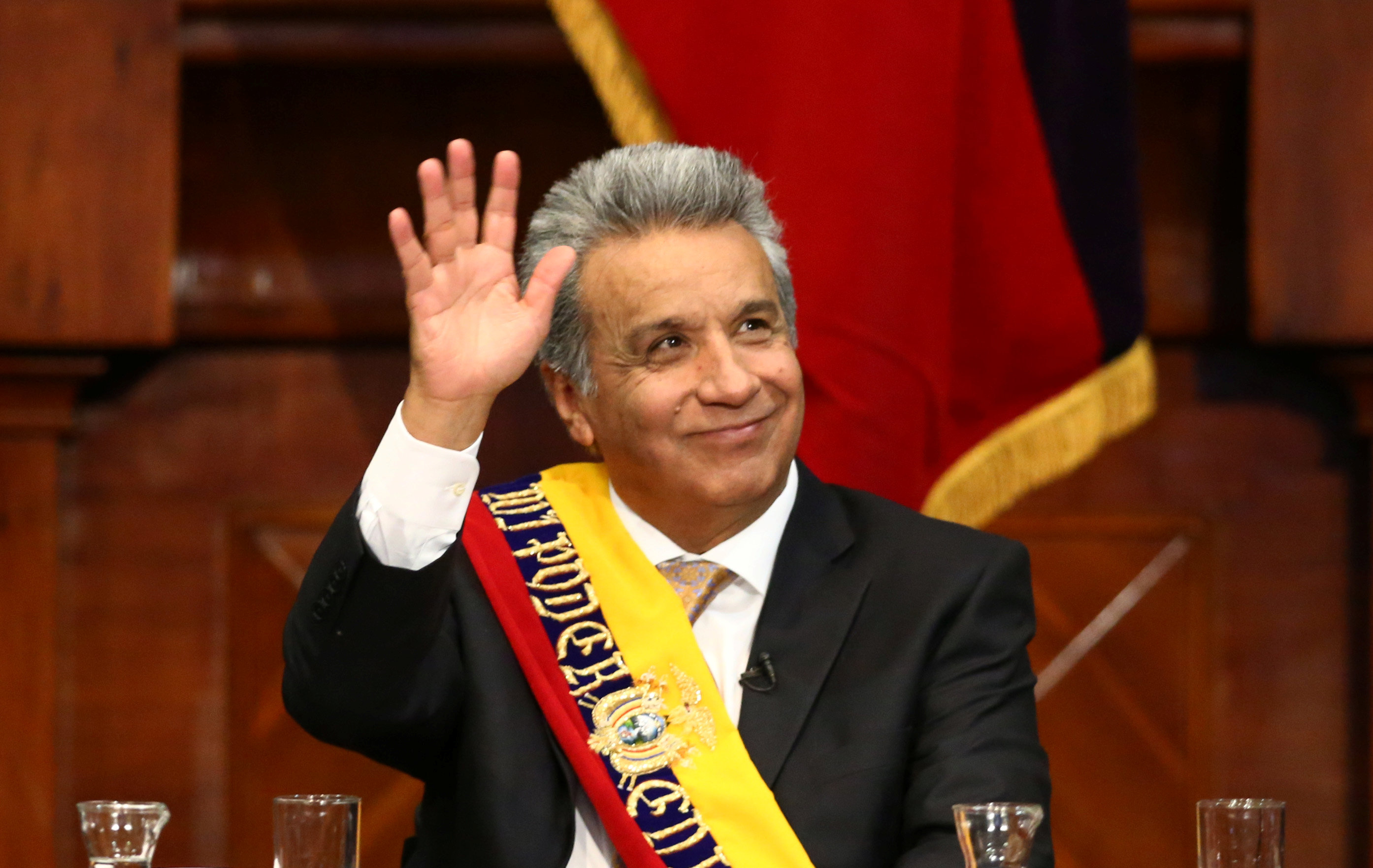 Lenín Moreno fue juramentado para el cargo y firmó el decreto en el que asume la Presidencia Constitucional. También el vicepresidente, Jorge Glas.