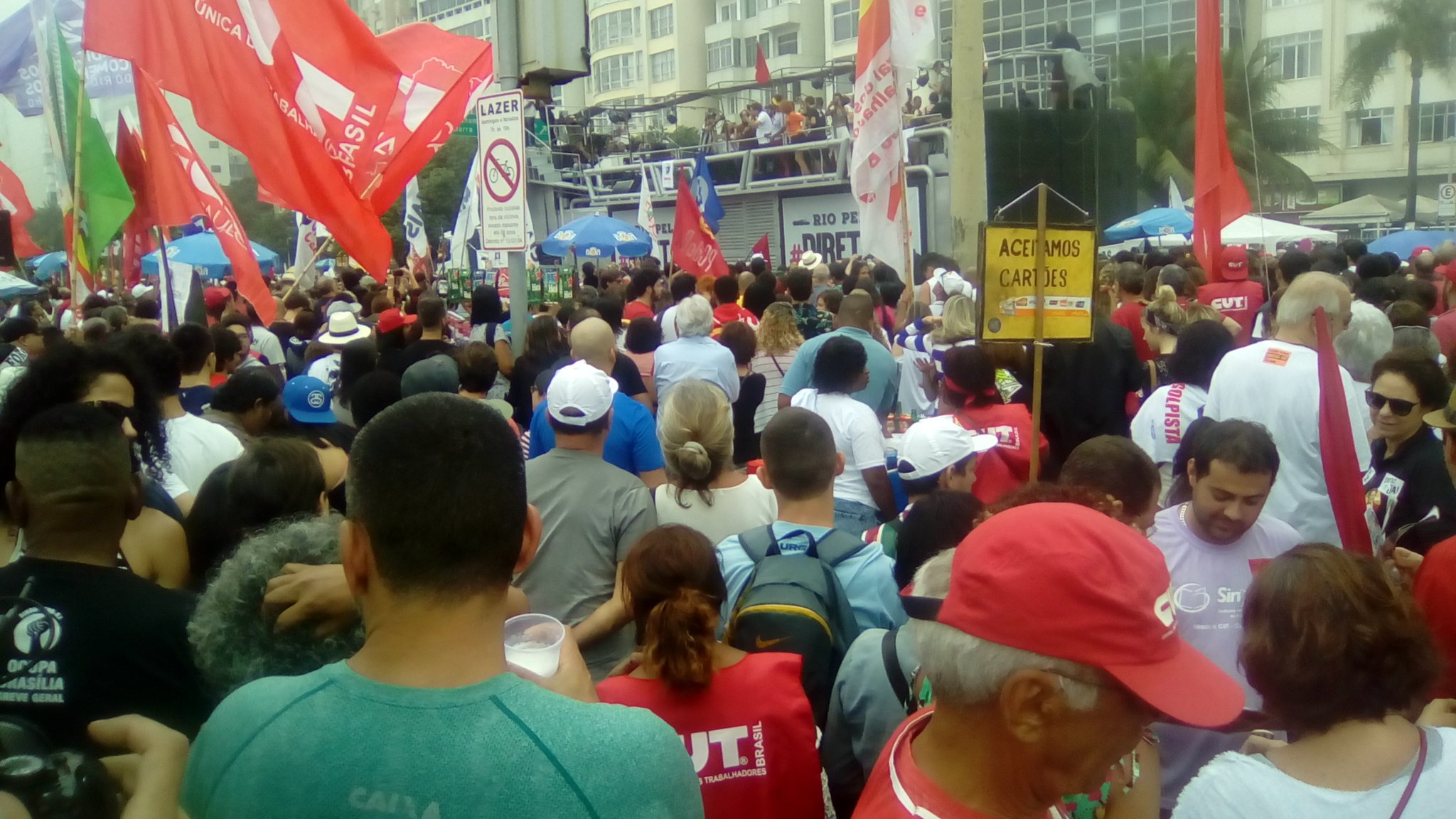 Durante la protesta se escucharon consignas contra las duras reformas económicas emprendidas por Temer.