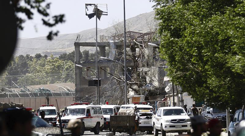 El atentado ocurrió hacia las 8.30 de la mañana, una hora la que las calles de Kabul están atestadas de tráfico,.