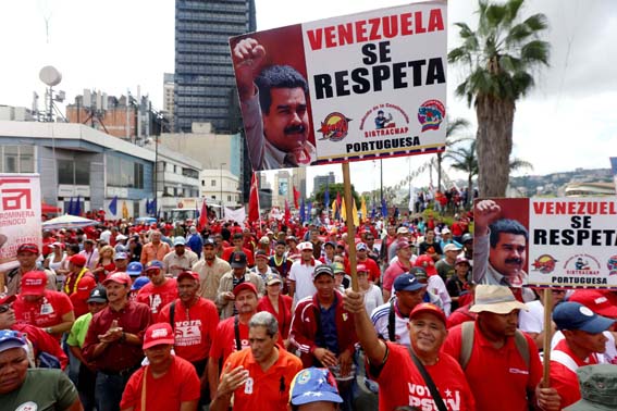 Desde abajo y a la izquierda, hay mucho pueblo dispuesto a defender a Venezuela