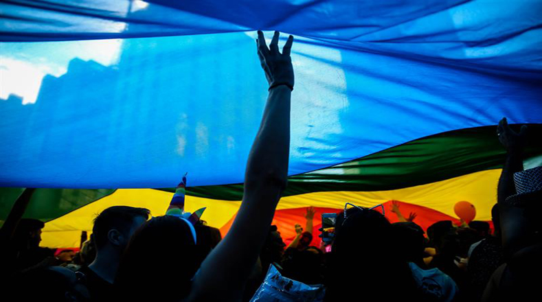 Con la asistencia de más de tres millones de personas, este desfile en Sao Paulo se confirma como el mayor evento del mundo en defensa de la comunidad LGBT (lesbianas, gais, bisexuales y transexuales).
