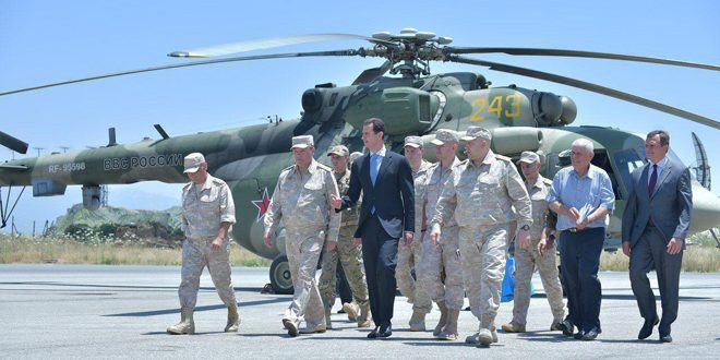 El equipo militar ruso informó a al-Assad sobre los novedosos equipos militares con los que cuentan en la base