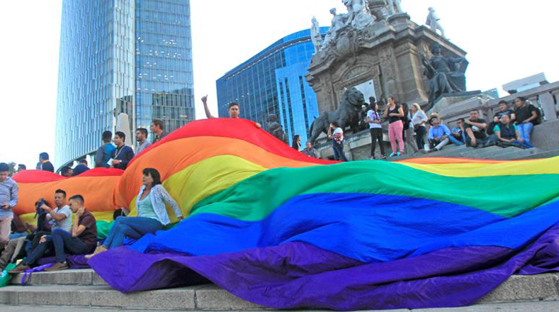 El Día del Orgullo se celebra todos los 28 de junio, aunque la comunidad LGBT  suele realizar sus marchas y desfiles al sábado anterior o posterior a esta fecha. 