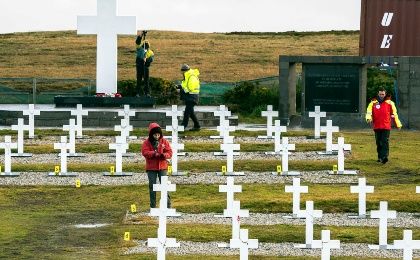 El cementerio de Darwin contiene los restos humanos de 237 soldados argentinos.