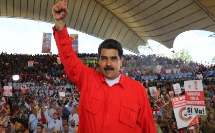 "La constituyente del 99 tenía un solo objetivo fundamental, hacer una nueva constitución, ahora son tres los objetivos", dijo Maduro. 