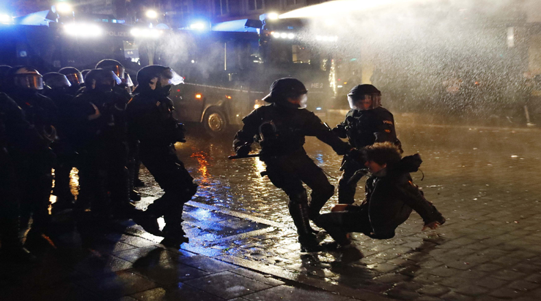 Por tercera noche consecutiva se registraron disturbios al término de la cumbre del G20.