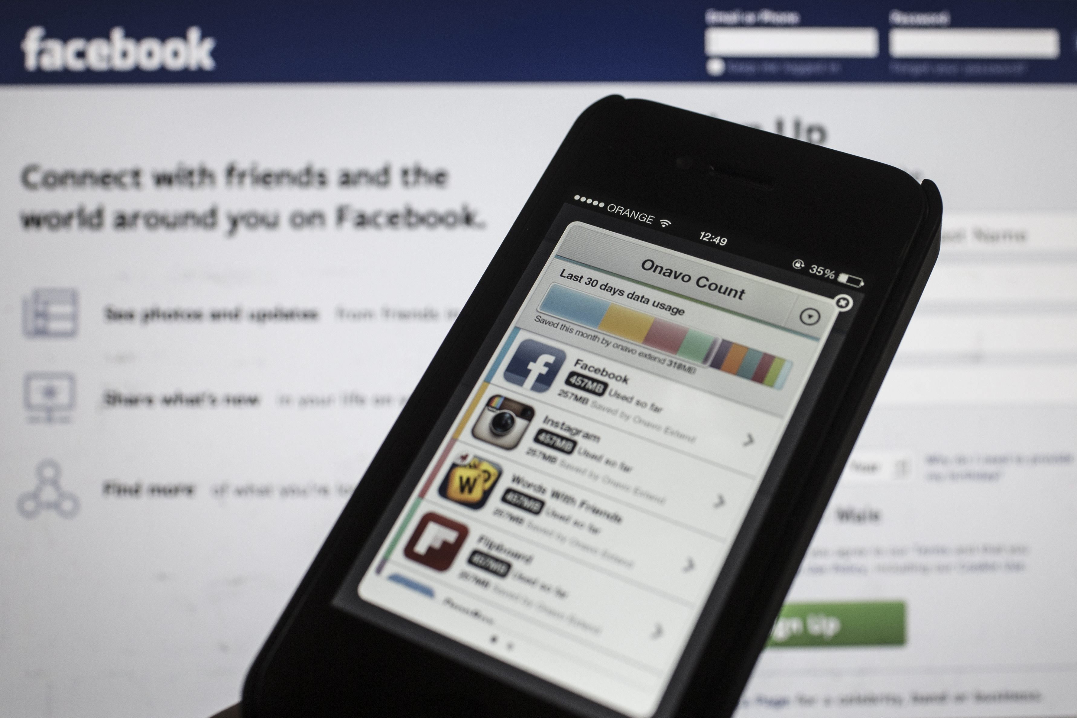 Facebook superó en junio la marca de dos millones de usuarios.