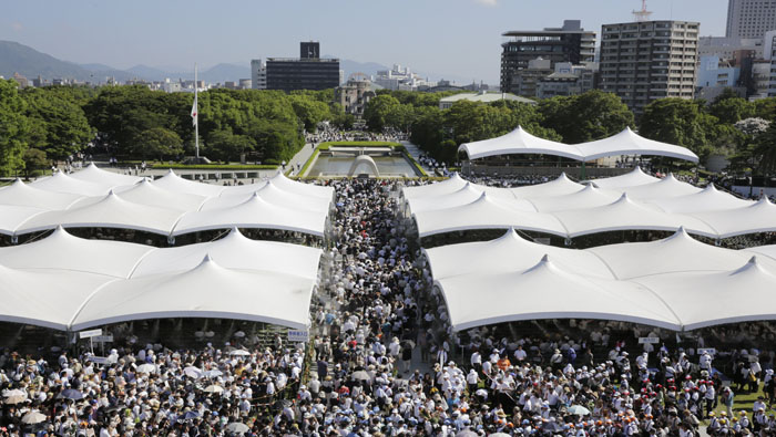 En Hiroshima al menos 50 mil personas acudieron para recordar el suceso.