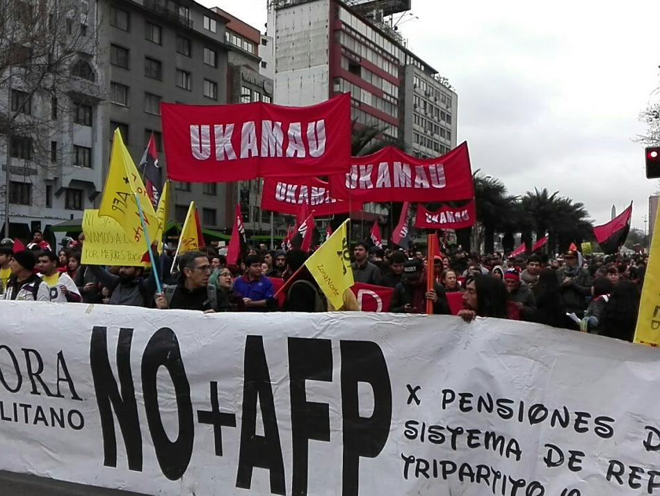 Los chilenos más pobres reciben una pensión final por debajo del salario mínimo.