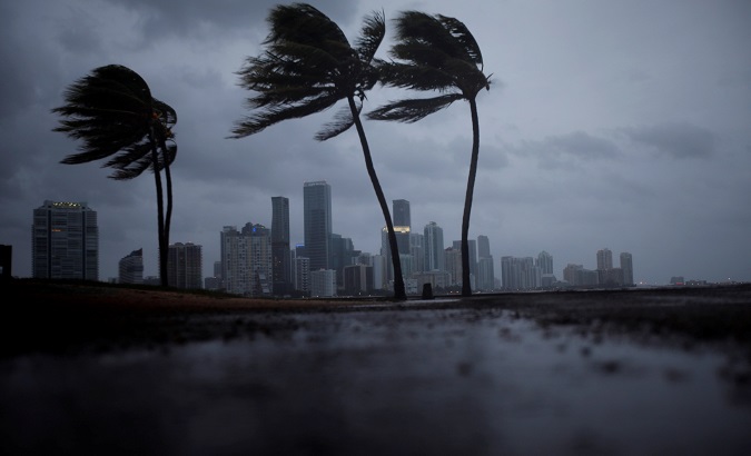 Autoridades advirtieron sobre un daño masivo del huracán sobre el estado.