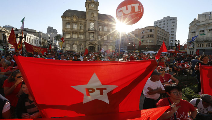 Movimientos sociales de Brasil marchan en solidaridad con Lula