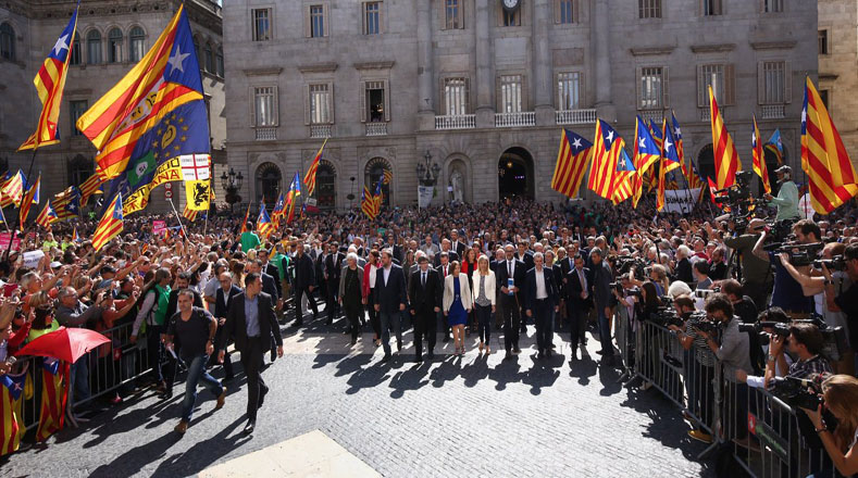 Según los datos recopilados por la Associació Catalana de Municipis (Asociación Catalana de Municipios), hasta este martes, se habían adherido al referendo un total de 712 localidades..
