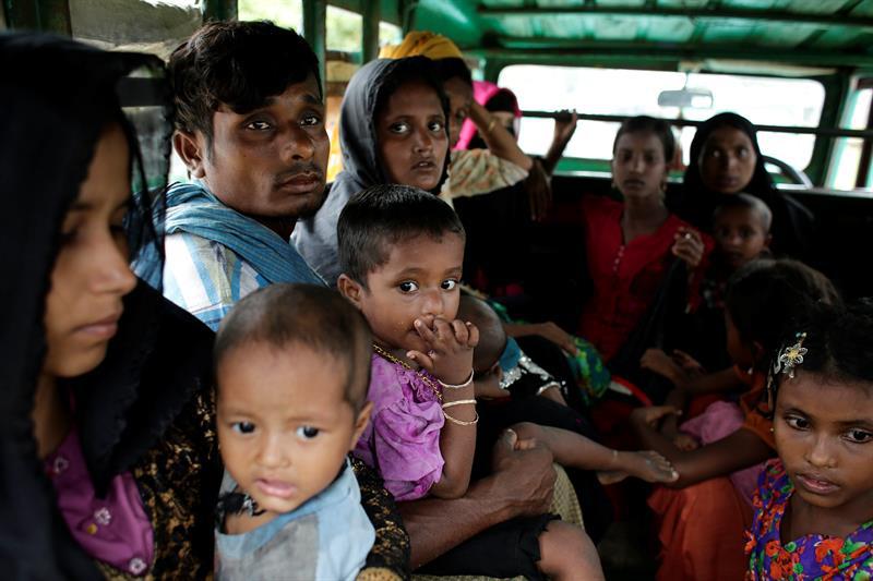 Las llegadas de rohingyás a Banglasdeh no cesan. Tan sólo en la última semana se han registrado unas 20.000 personas por día.