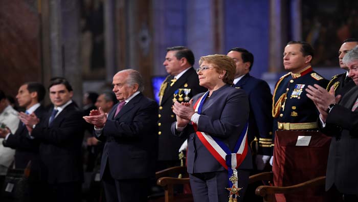 Bachelet (c) en un acto por la conmemoración de la independencia chilena en septiembre pasado.