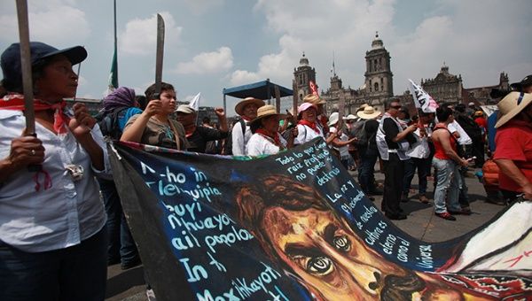 Miles de personas marchan cada año para recordar la masacre de Tlatelolco