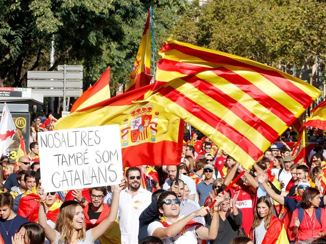 Muchos políticos del Partido Popular, al que pertenece el presidente de España Mariano Rajoy, confirmaron su presencia.