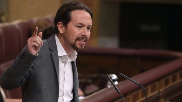 El secretario de Podemos instó a Rajoy a actuar como un presidente de Gobierno "responsable" y a ponerse "al frente de una negociación” con Puigdemont.