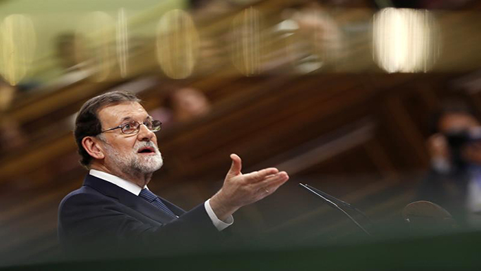 Si Puigdemont declara la independencia, el Gobierno español le da un plazo hasta el 19 de octubre para revocar la autodeterminación.