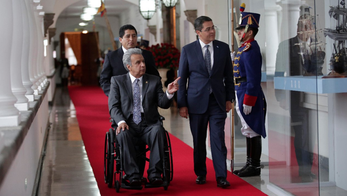 Luego de la reunión privada, está previsto que los presidentes Moreno y Hernández firmen convenios.