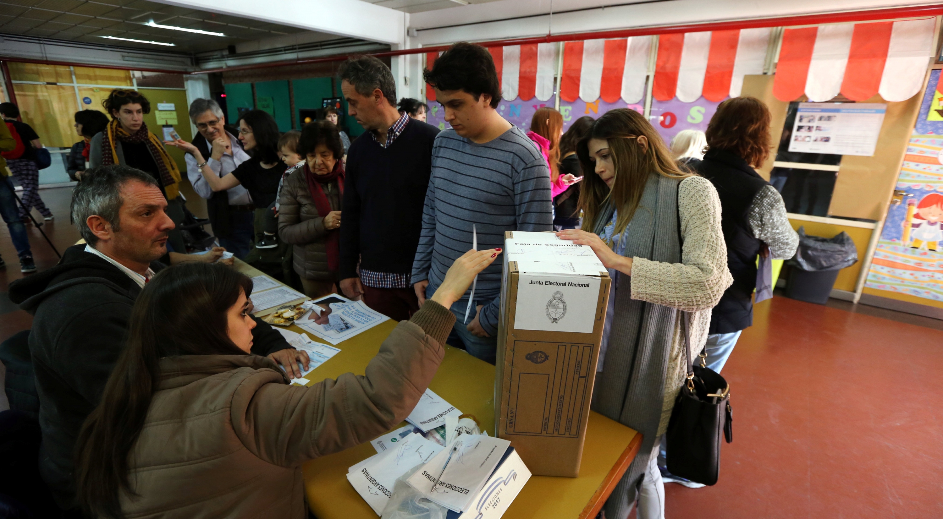 La provincia de Buenos Aires es el principal distrito del país. Tiene la mayor cantidad de electores. En él, se elegirán la mitad de ambas cámaras.