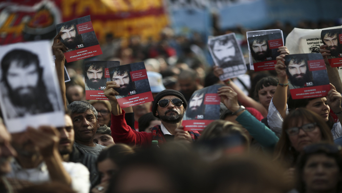 Uruguayos piden que no quede impune la muerte del activista político.
