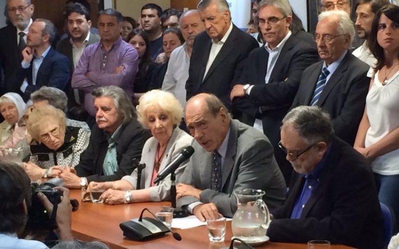 El encuentro de organizaciones sociales se realizó un día antes de que la expresidenta Cristina Fernández, también manifestara su descontento con la actual situación, a través de un documento.