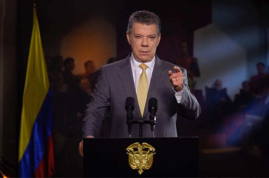 El presidente de Colombia, Juan Manuel Santos, habló poco más de 10 minutos en cadena nacional para todo el país.