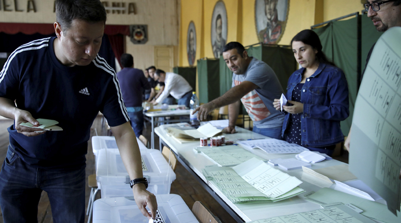 Más de 14 millones de chilenos fueron convocados para ejercer su derecho al voto, en un proceso que inició a las 08H00 hora local (11H00 GMT).