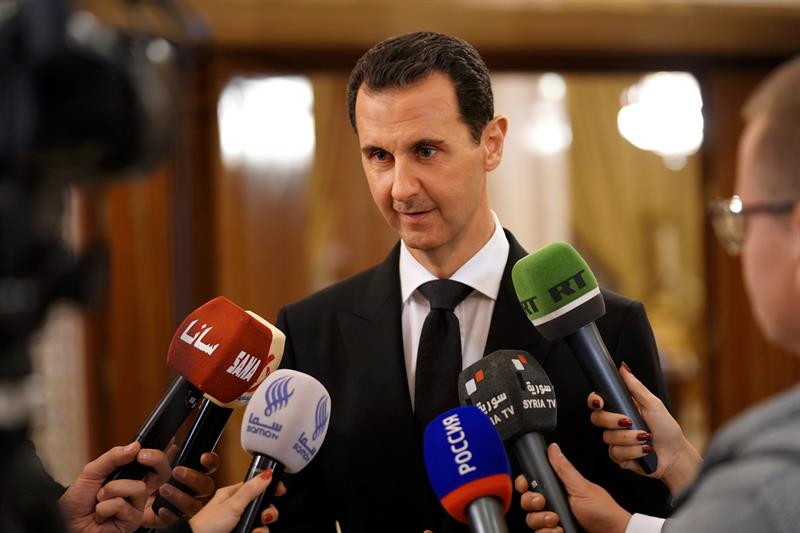 El presidente de Siria acusa a Francia de apoyar el terrorismo en su país.