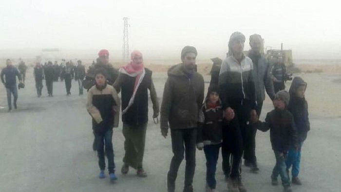 En Homs, diez familias, conformadas por 70 personas, regresaron a sus hogares.