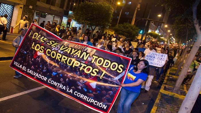 En varias ocasiones los peruanos han protestado contra los actos de corrupción de los políticos.