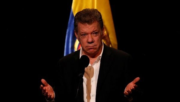 El presidente de Colombia, Juan Manuel Santos, habla durante las celebraciones del año de la firma de la paz en Bogotá.