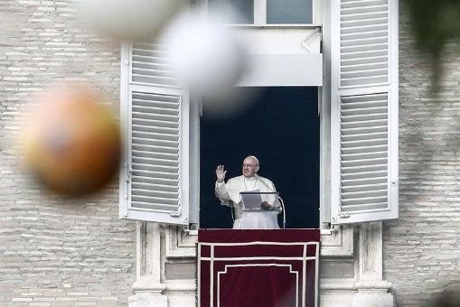O Sumo Pontífice elogiou "aqueles que vivem com um coração aberto".