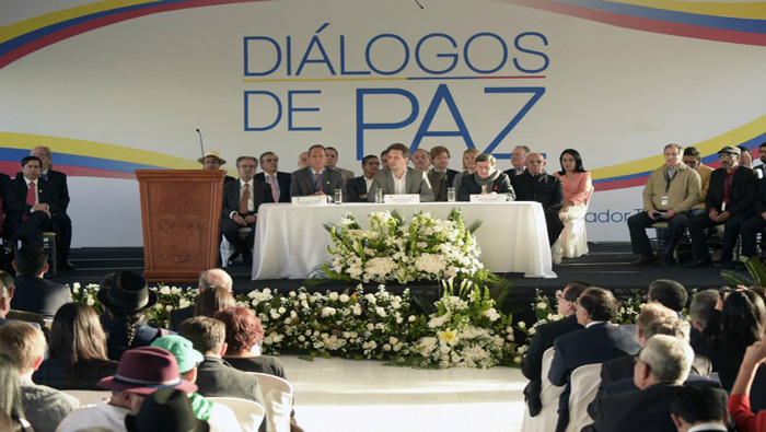 El Gobierno colombiano y el ELN buscan resolver los conflictos de manera pacífica.