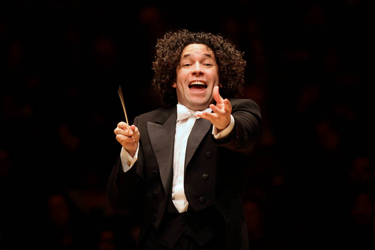 Dudamel se convirtió en el director más joven al frente de la Filarmónica de Viena.