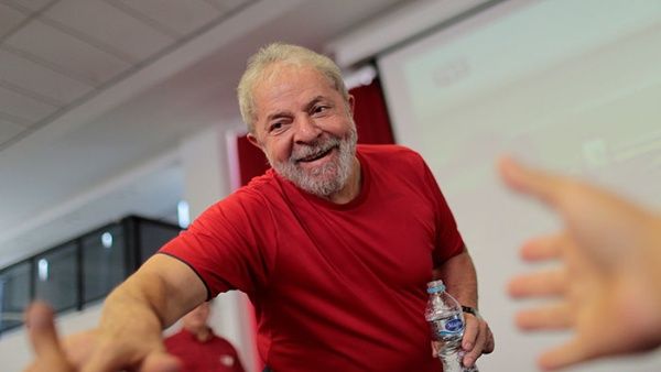 Aún en el caso de salir victorioso en las elecciones de octubre, Lula debería recibir el beneplácito de la Justicia Electoral a mediados de diciembre para asumir el cargo.